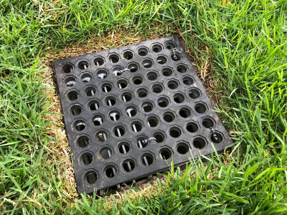 Cement drain basket for french drain with grate on top