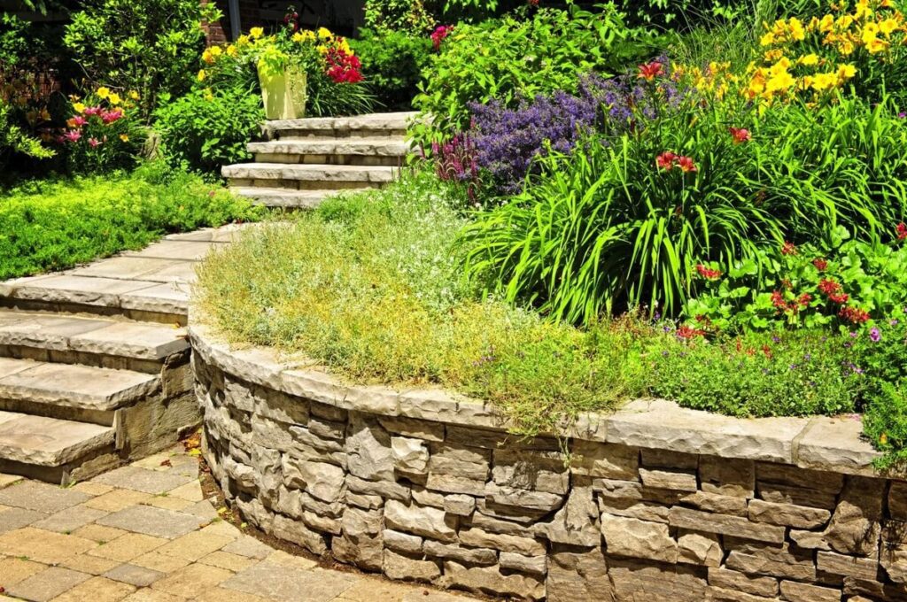 Home landscaping tips and ideas for residential lots