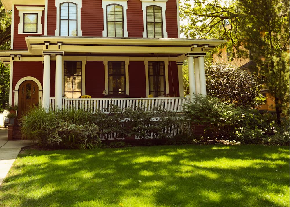 Ware Landscaping offers customized lawn maintenance services to meet the unique needs of Chicago properties.