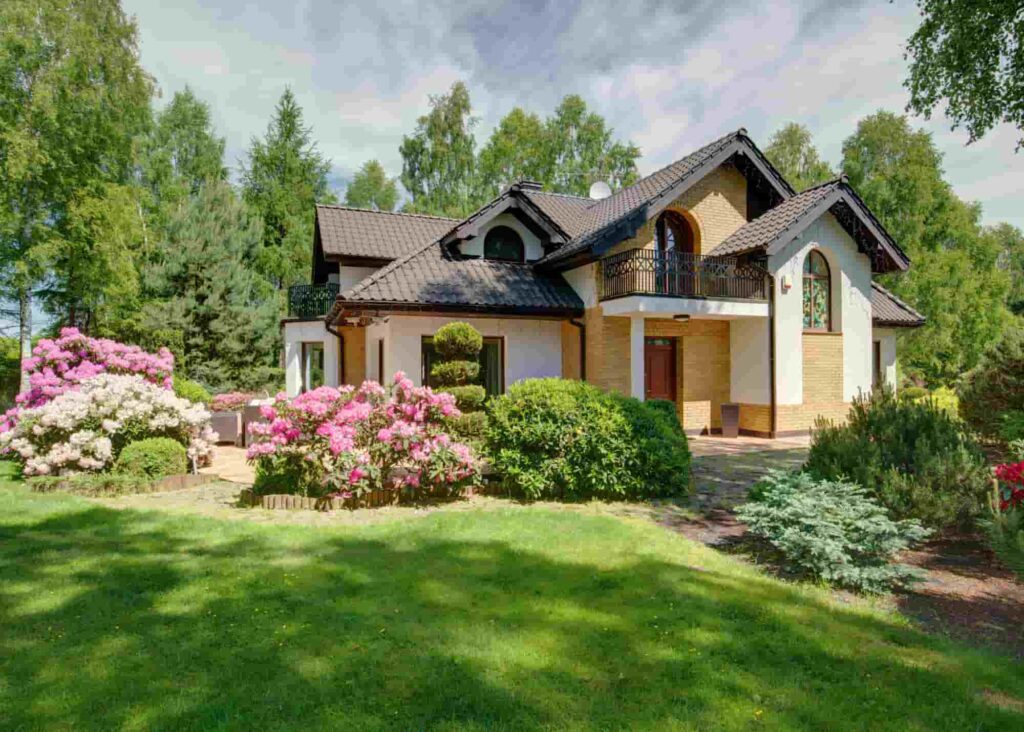 Complete landscape services boosting Glencoe property values