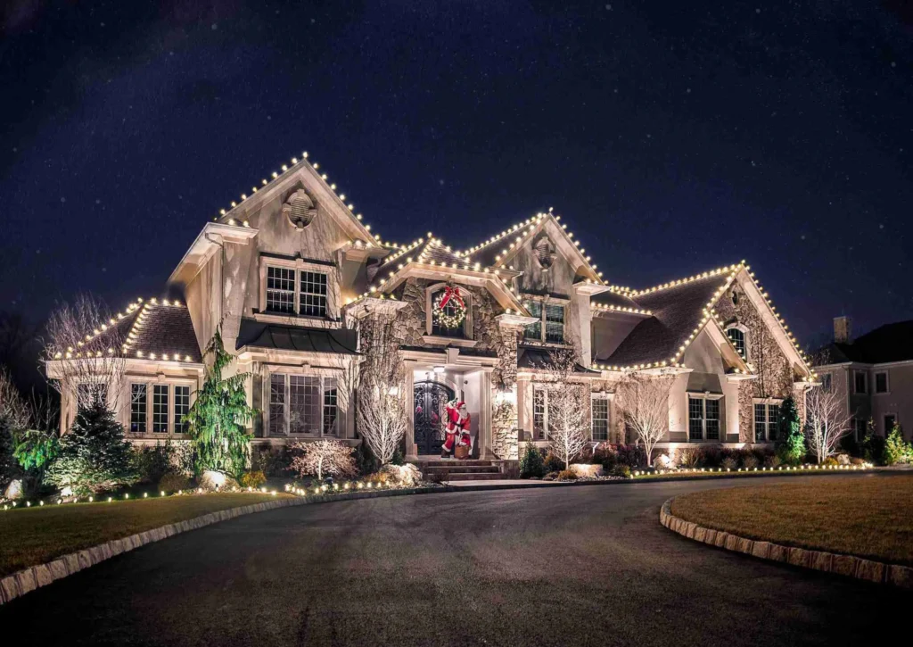 Christmas Light Installation Cost Per Foot: What Homeowners Should Expect