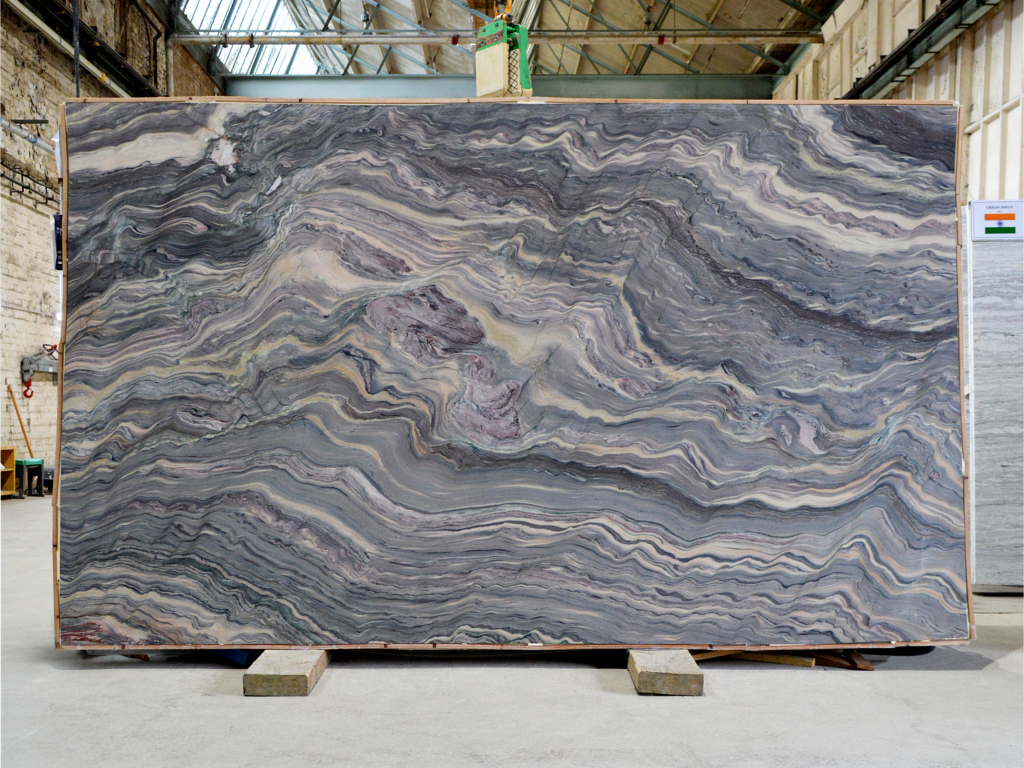 What Dallas Designers Look for When Selecting Quartzite Slabs for High End Homes